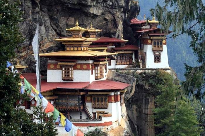 bhutan_wycieczki_klasztor
